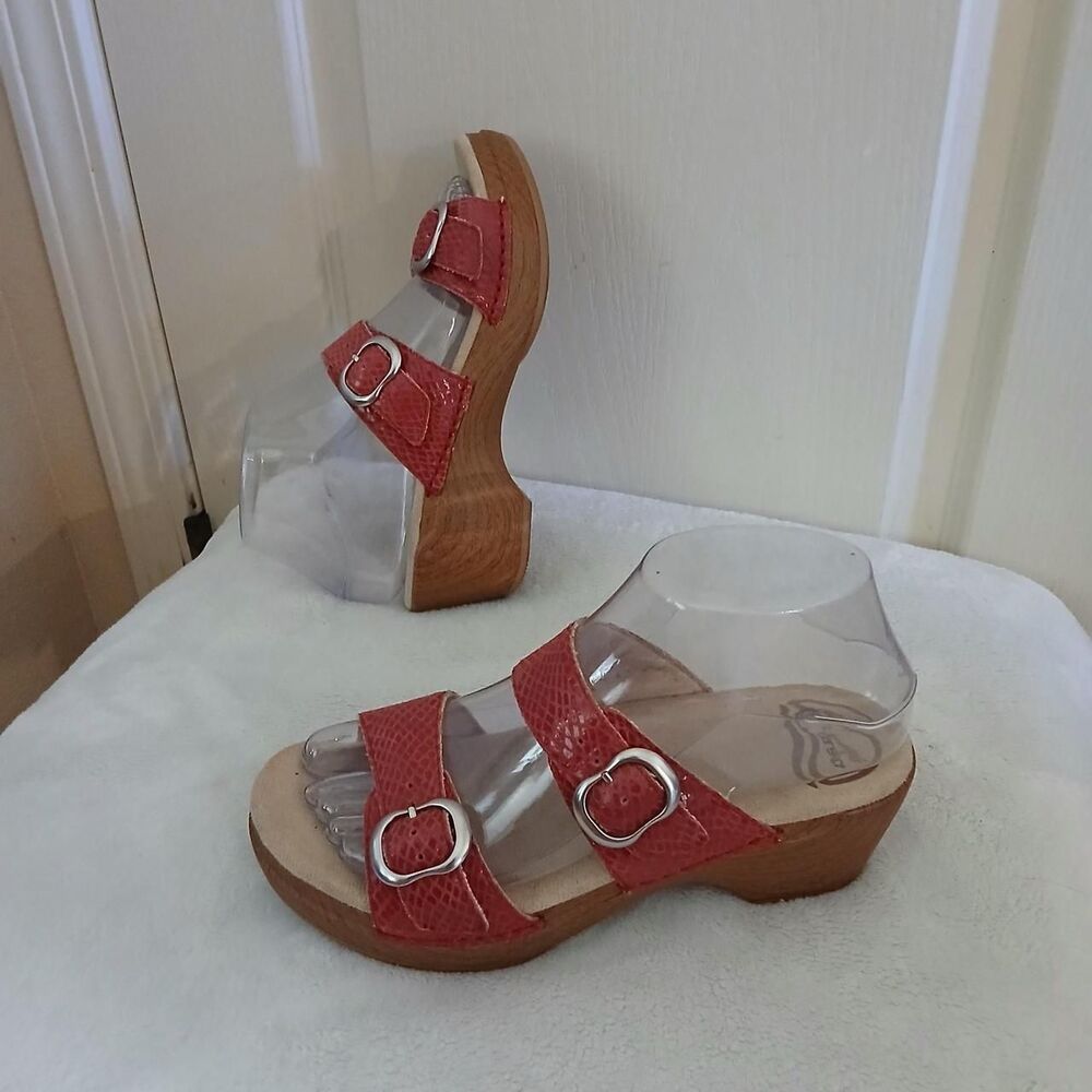 Dansko Sophie Red Snakeskin Leather Chunky Platform Sandals 2 Strap Buckle 37